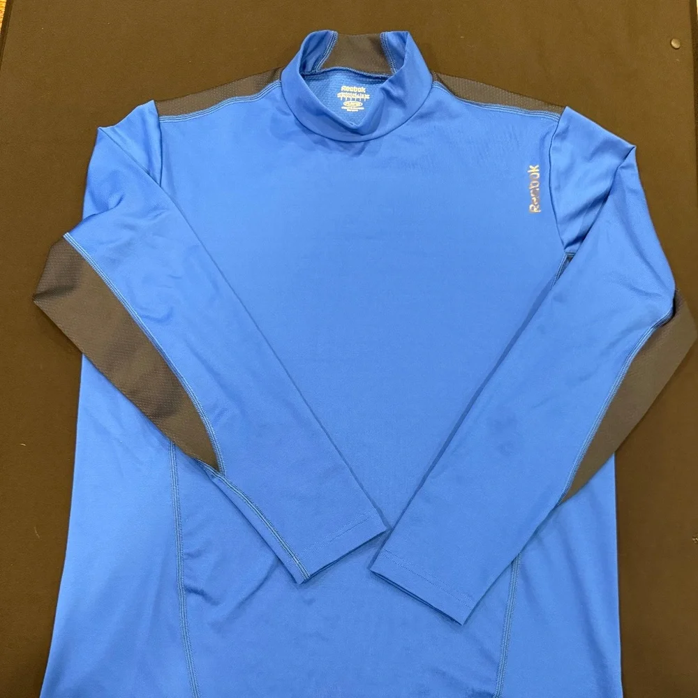 Reebok Athletic Shirt - Picture 4 of 4